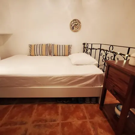Apartment Charming White House Retreat With Balcony In Paros Lefkes *