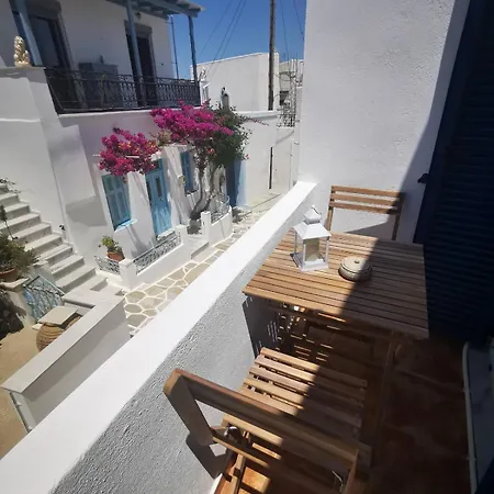 Apartment Charming White House Retreat With Balcony In Paros Lefkes Lefkes (Paros)