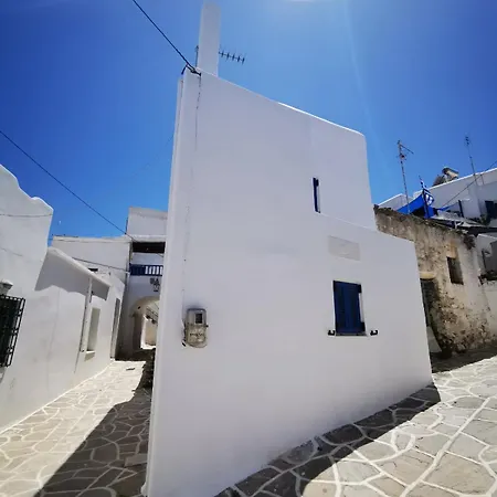 Charming White House Retreat With Balcony In Paros Lefkes Apartamento Lefkes (Paros)